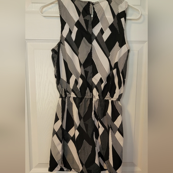 Romper - Picture 3 of 4